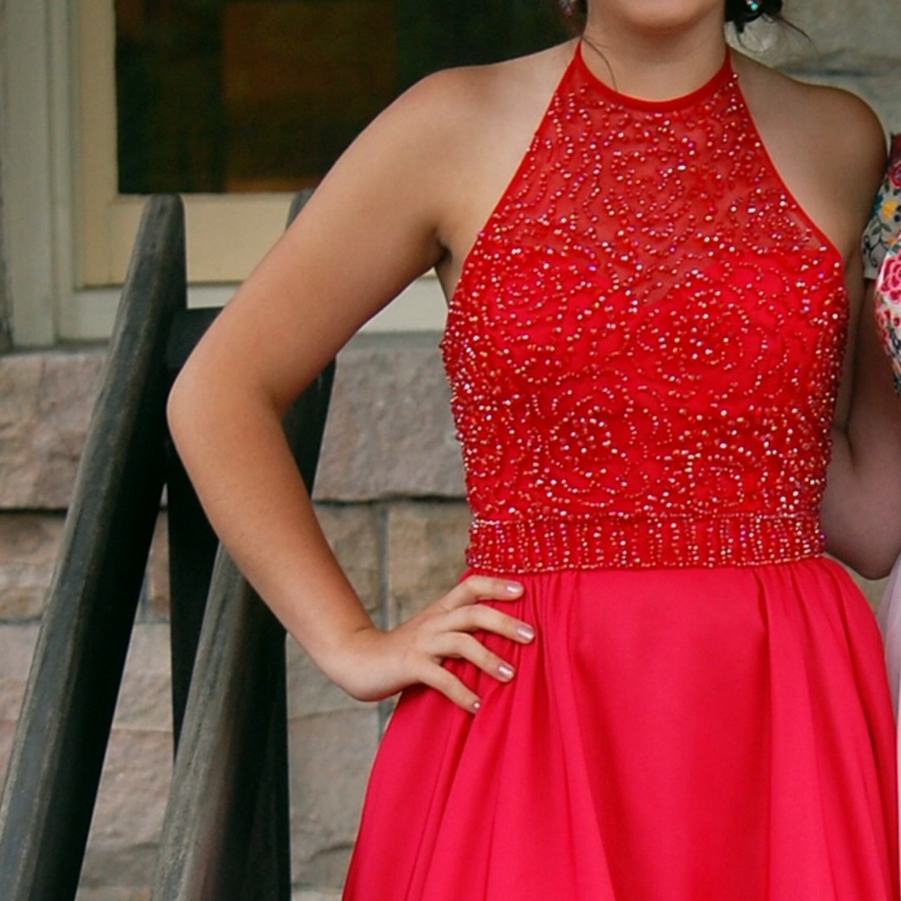 Sherri Hill red size 4